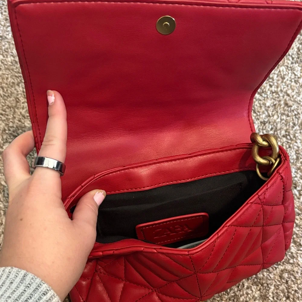 Zara Red Quilted Shoulder Bag with Gold Chain - Picture 3 of 6